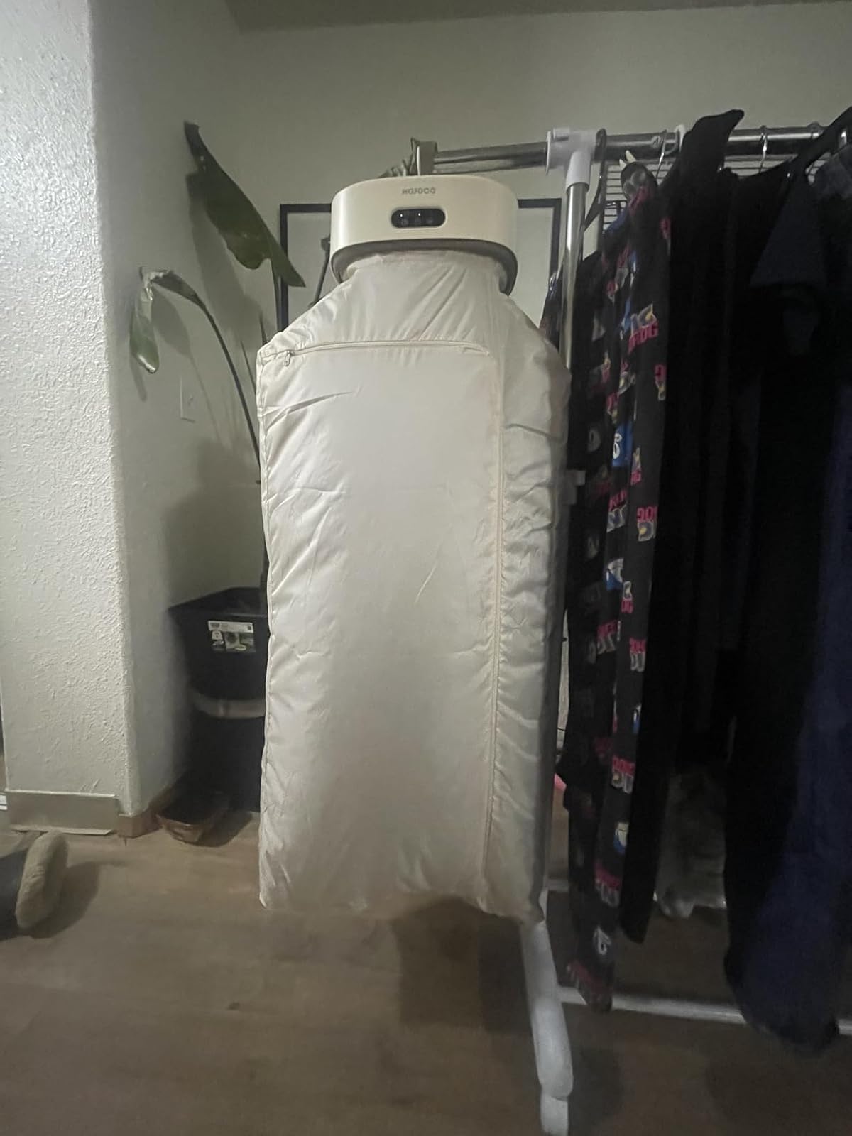 The Secret Folding Wardrobe That Dries Your Clothes photo 3