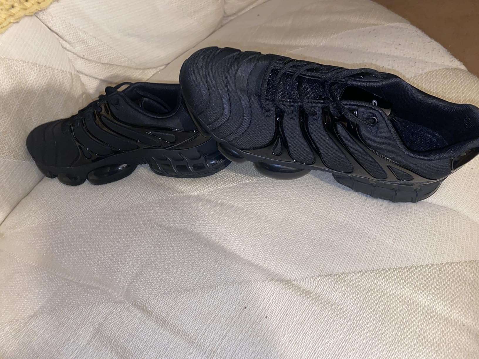ARISIC Lightweight Steel Toe Safety Shoes