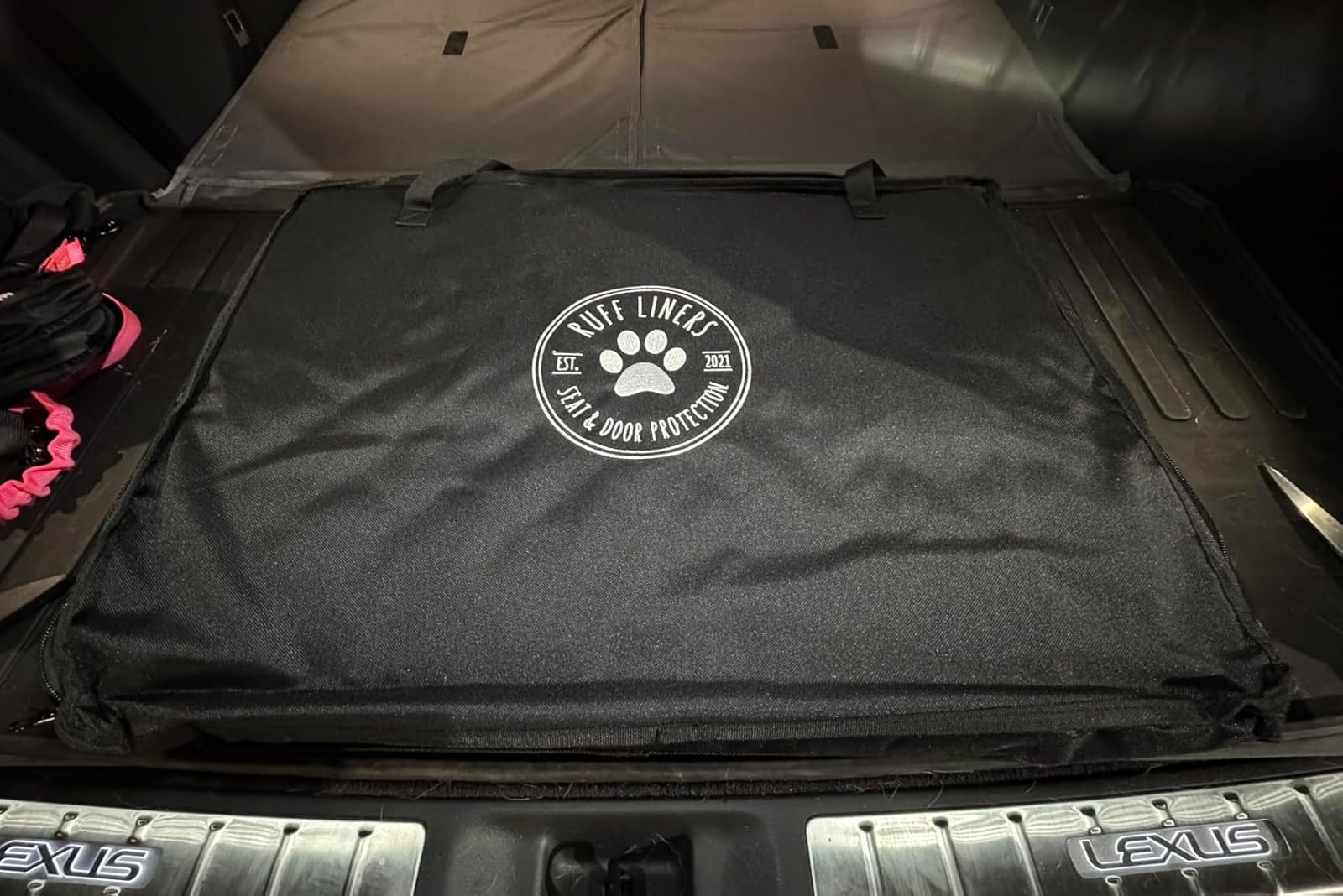 Hard Bottom Back Seat Pet Lounge