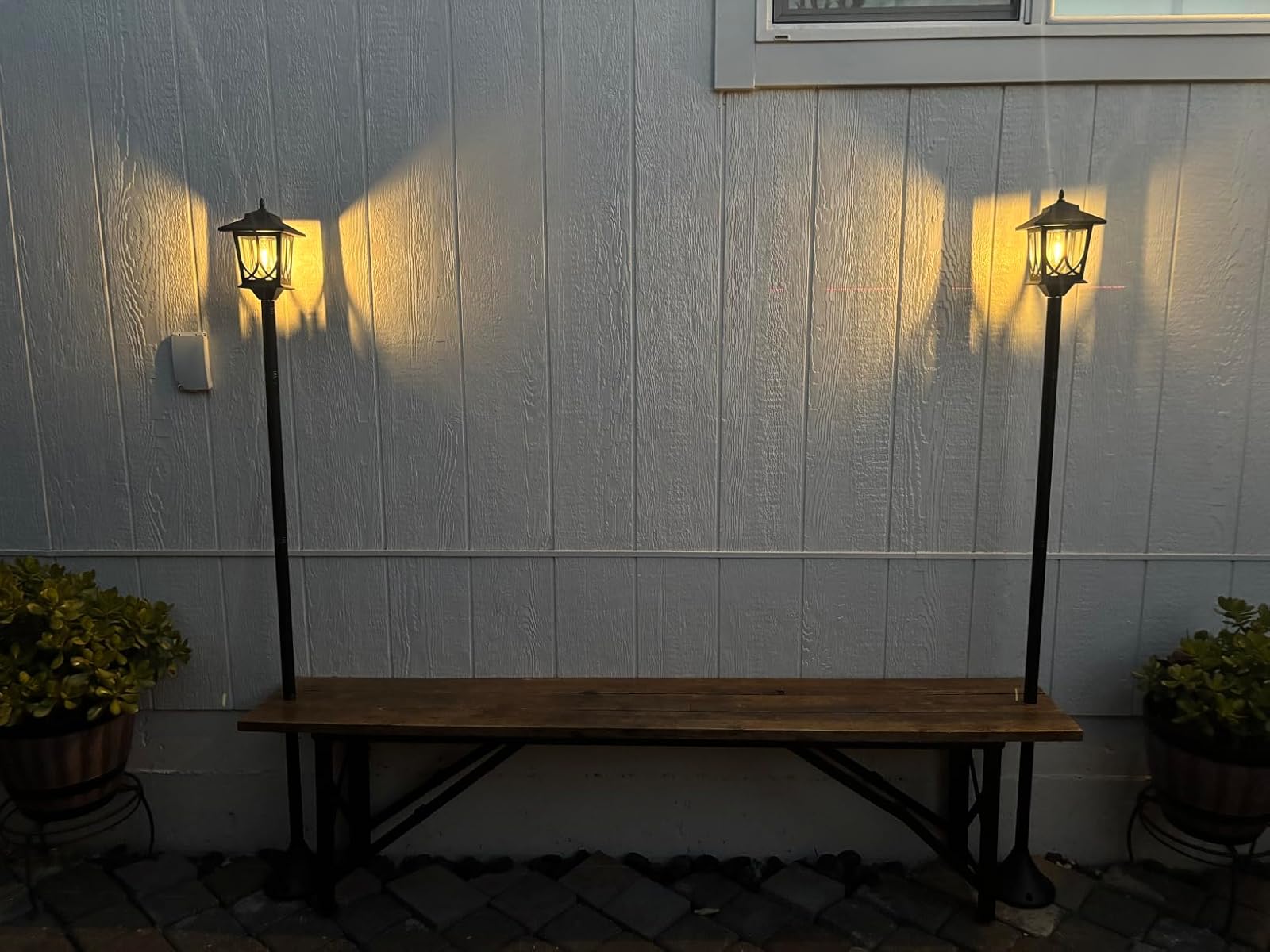 Classic solar streetlamps with zero wiring required