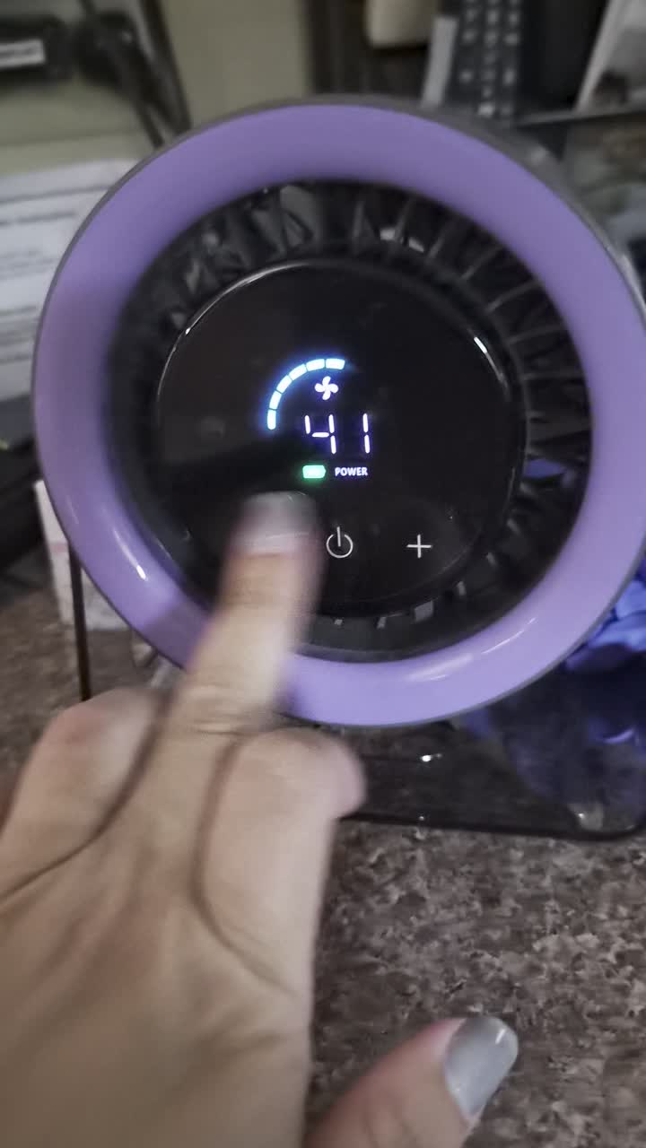 The Quiet Desk Fan With One Hundred Speed Settings photo 2