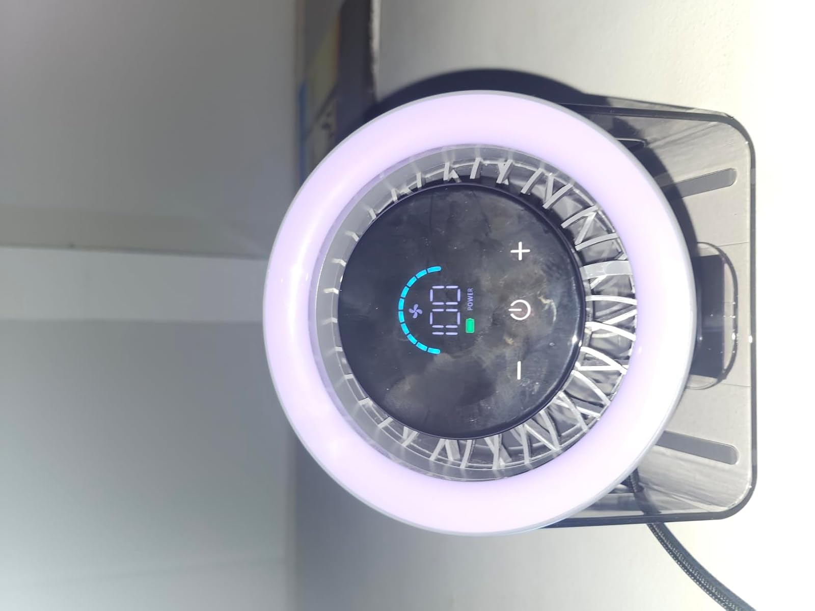 The Quiet Desk Fan With One Hundred Speed Settings photo 3
