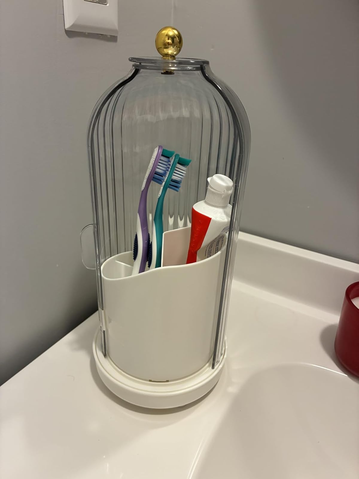 The ultimate spinning vault for your toothbrush